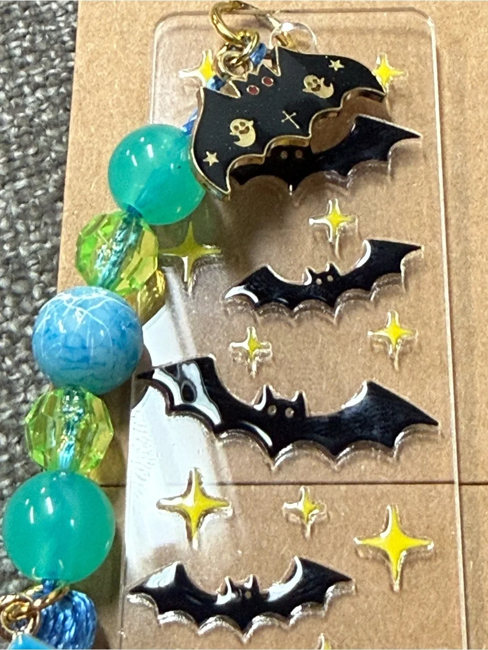 🦇 Acrylic bookmark “Bats” design, beads and 2 Charms. NWOT (Size small )
